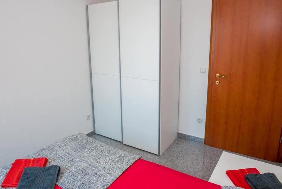 Apartment Vodice - Lovric Buitenkant foto