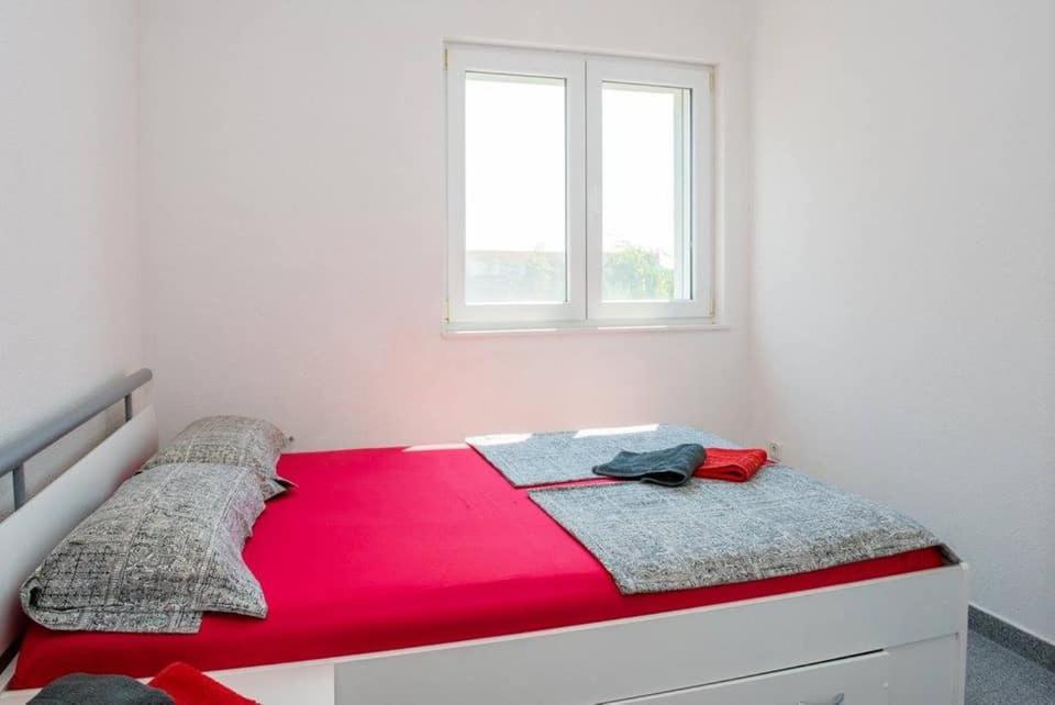 Apartment Vodice - Lovric Buitenkant foto