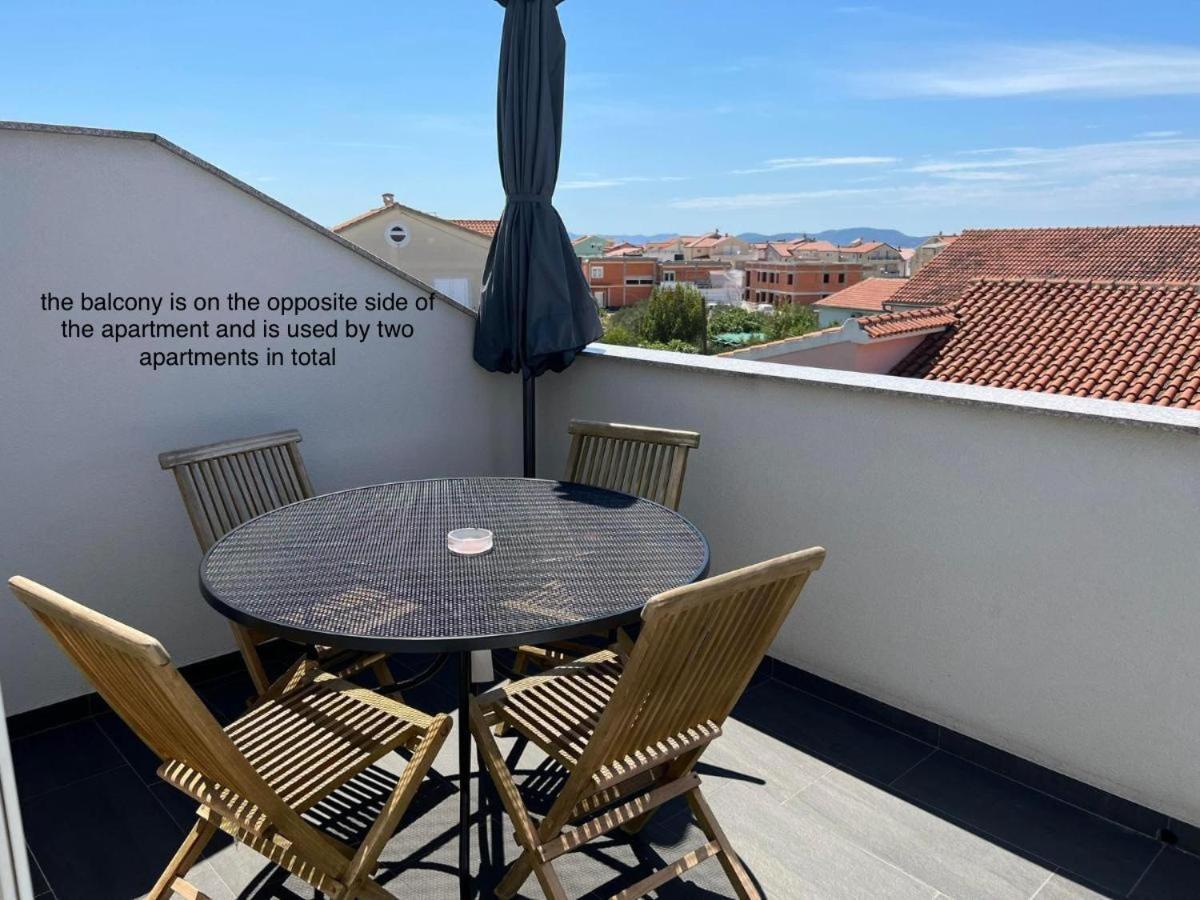 Apartment Vodice - Lovric Buitenkant foto